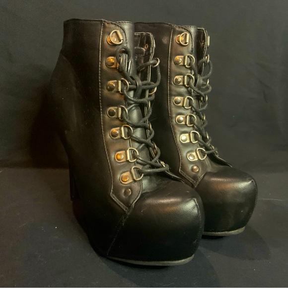 Ardene Heels - Picture 1 of 3